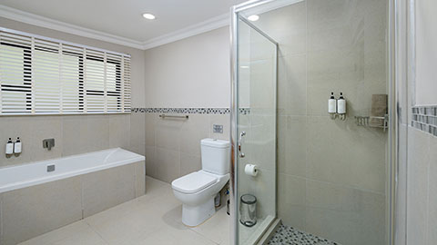 Three Bedroom Luxury Chalet with Splash Pool