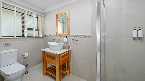 Three Bedroom Luxury Chalet with Splash Pool